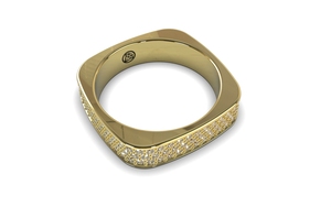 Gouden ring helemaal rond pavé gezet met diamant.